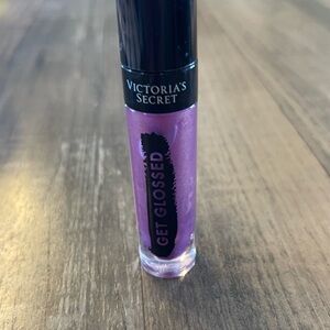 Victoria's Secret Get Glossed in Major